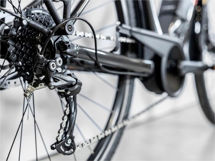 Vélo Électrique Trek Verve+ 2 Stagger Shimano Acera/Altus 9V 500 Wh Noir 2023 – Image 5